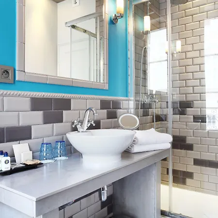 Le Robinet D'or Canal Saint Martin Hotel