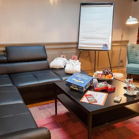 Hotel Le Robinet D'or Canal Saint Martin Parigi