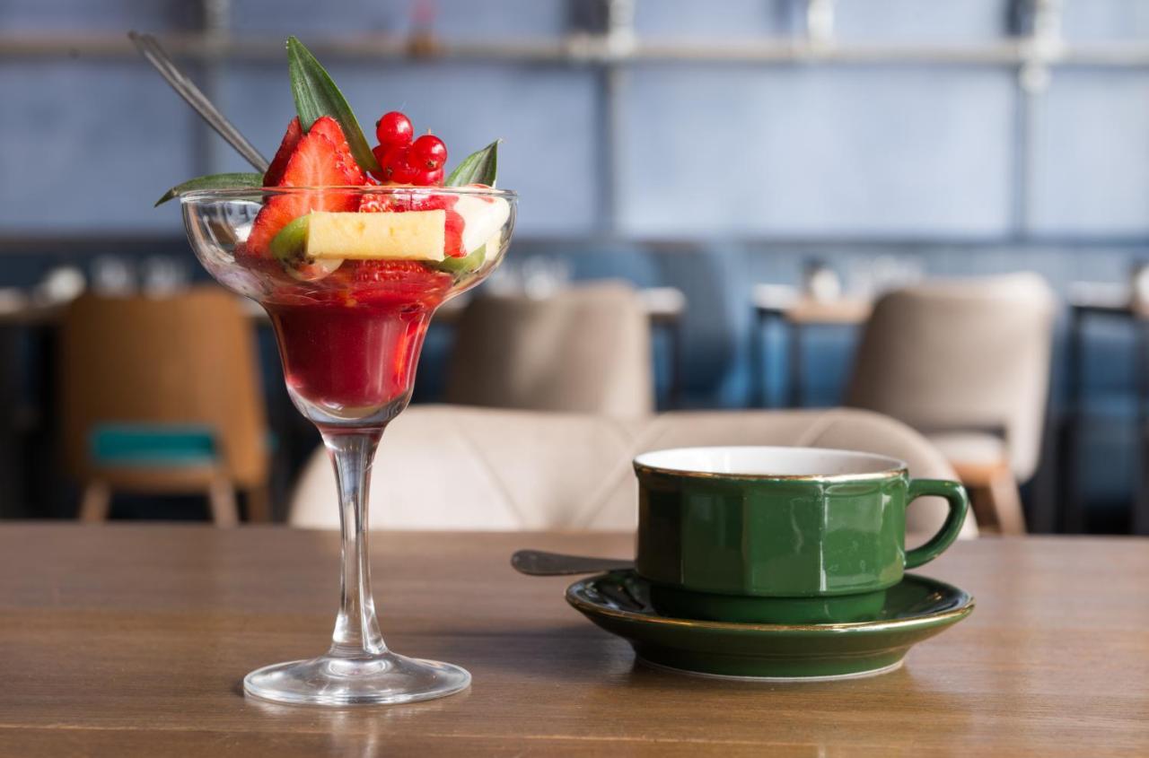 Le Robinet D'or Canal Saint Martin Hotel