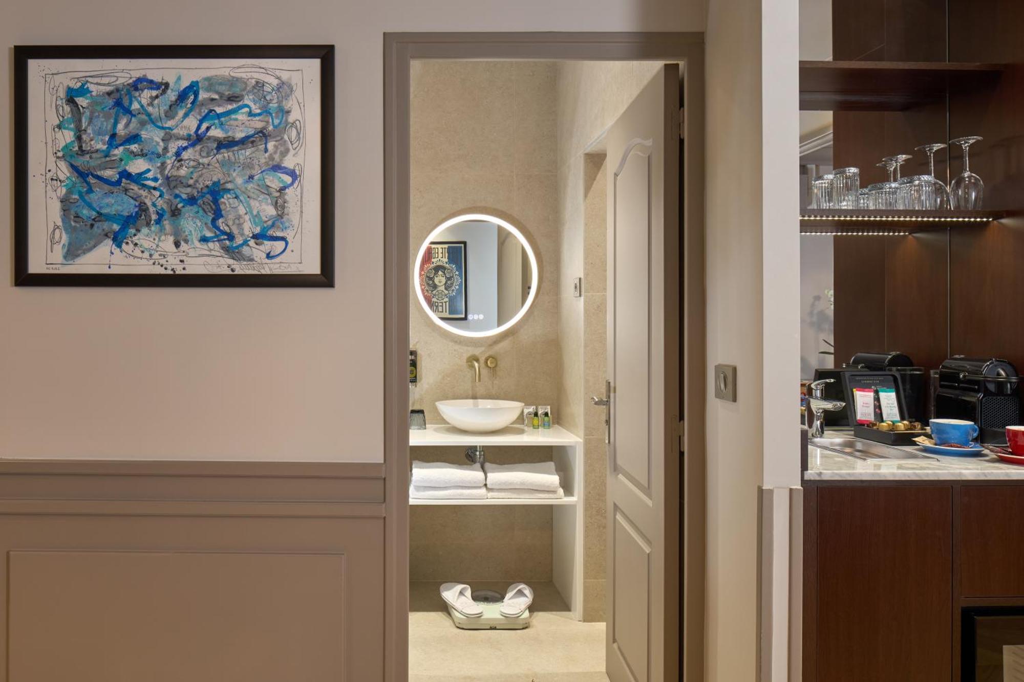 Le Robinet D'or Canal Saint Martin